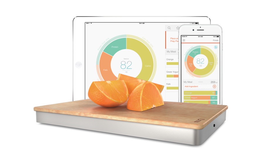 This smart food scale gives you real-time, insight into the nutrition of the food you eat.