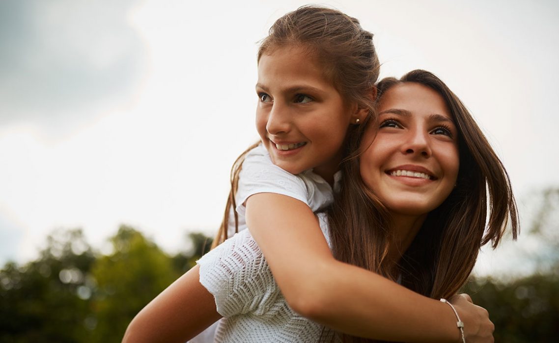 mother-daugter-piggyback